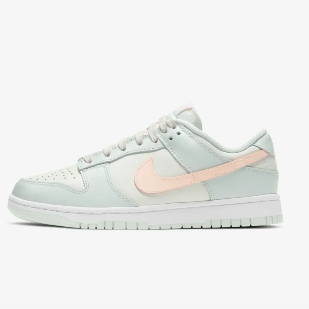 🩵Nike Dunk Low Barely Green Women US7🩵